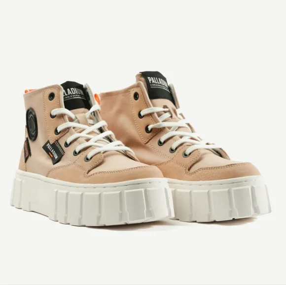 Palladium Pallatower Hi NIB Womens - Size 9 - Picture 1 of 6